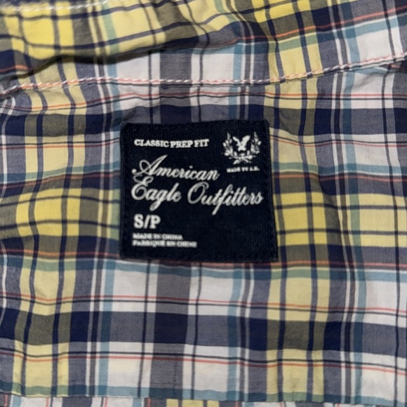 Button up - Picture 2 of 2